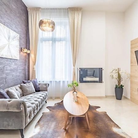 Splendid Perfectly Located Flat With Sauna Apartamento Budapeste Exterior foto