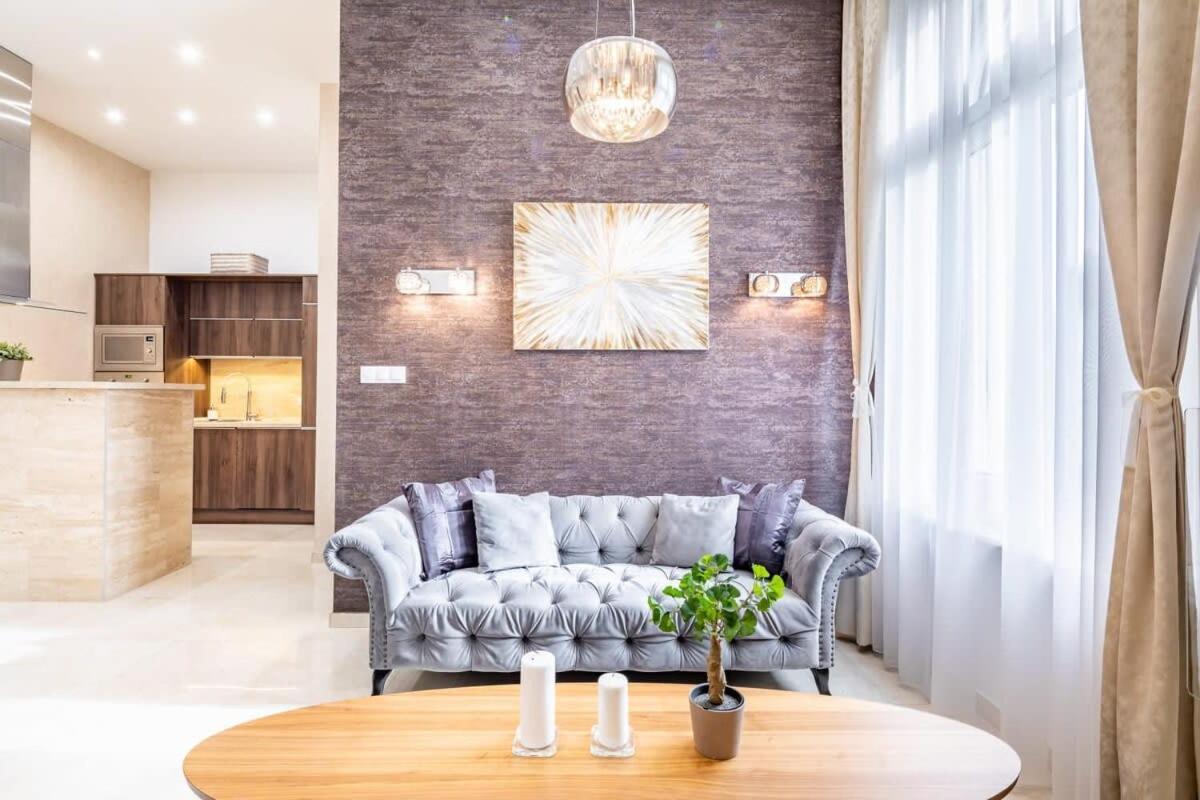 Splendid Perfectly Located Flat With Sauna Apartamento Budapeste Exterior foto