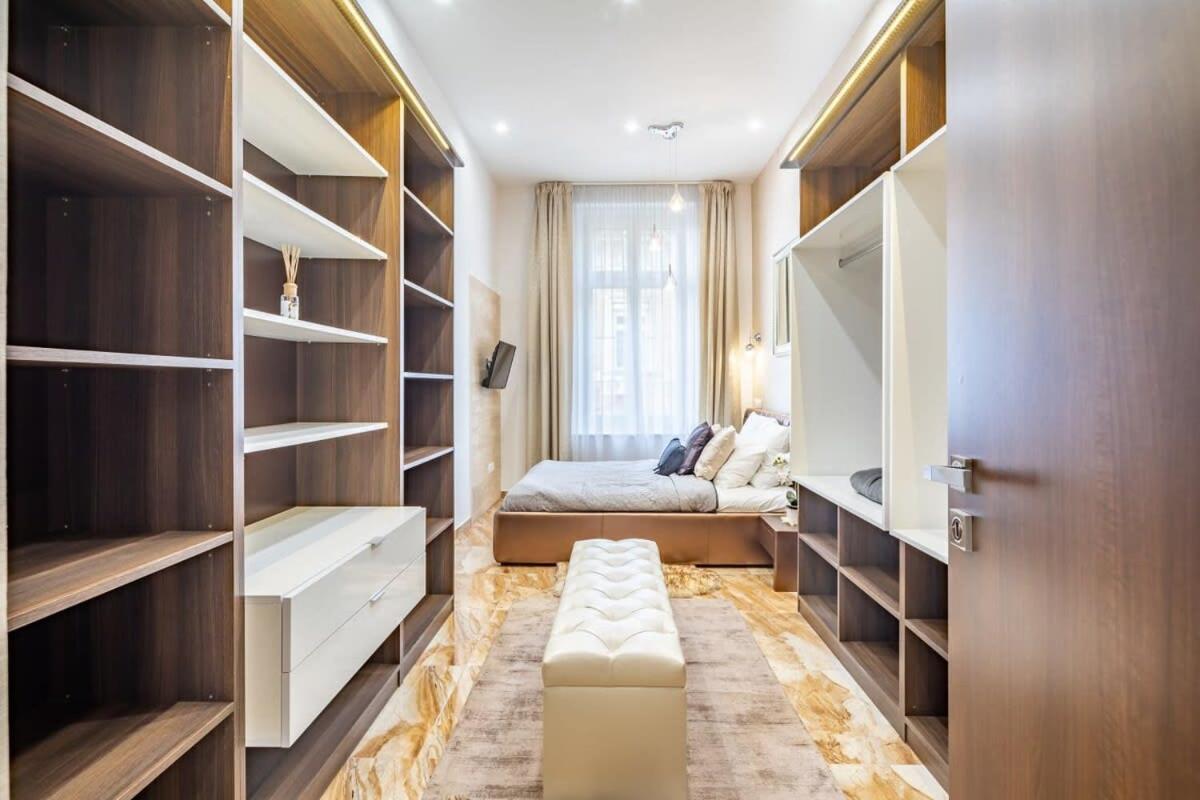 Splendid Perfectly Located Flat With Sauna Apartamento Budapeste Exterior foto