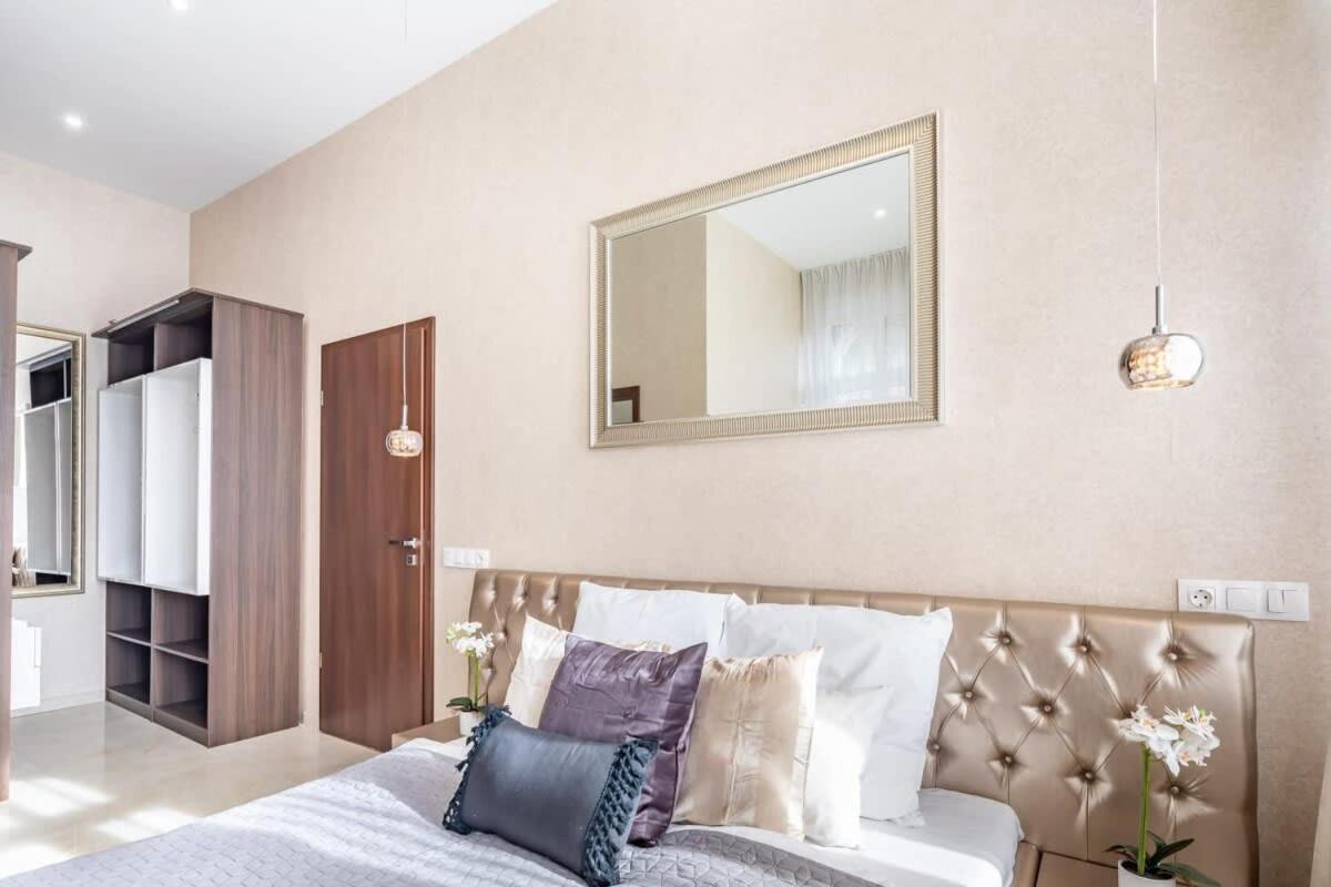 Splendid Perfectly Located Flat With Sauna Apartamento Budapeste Exterior foto